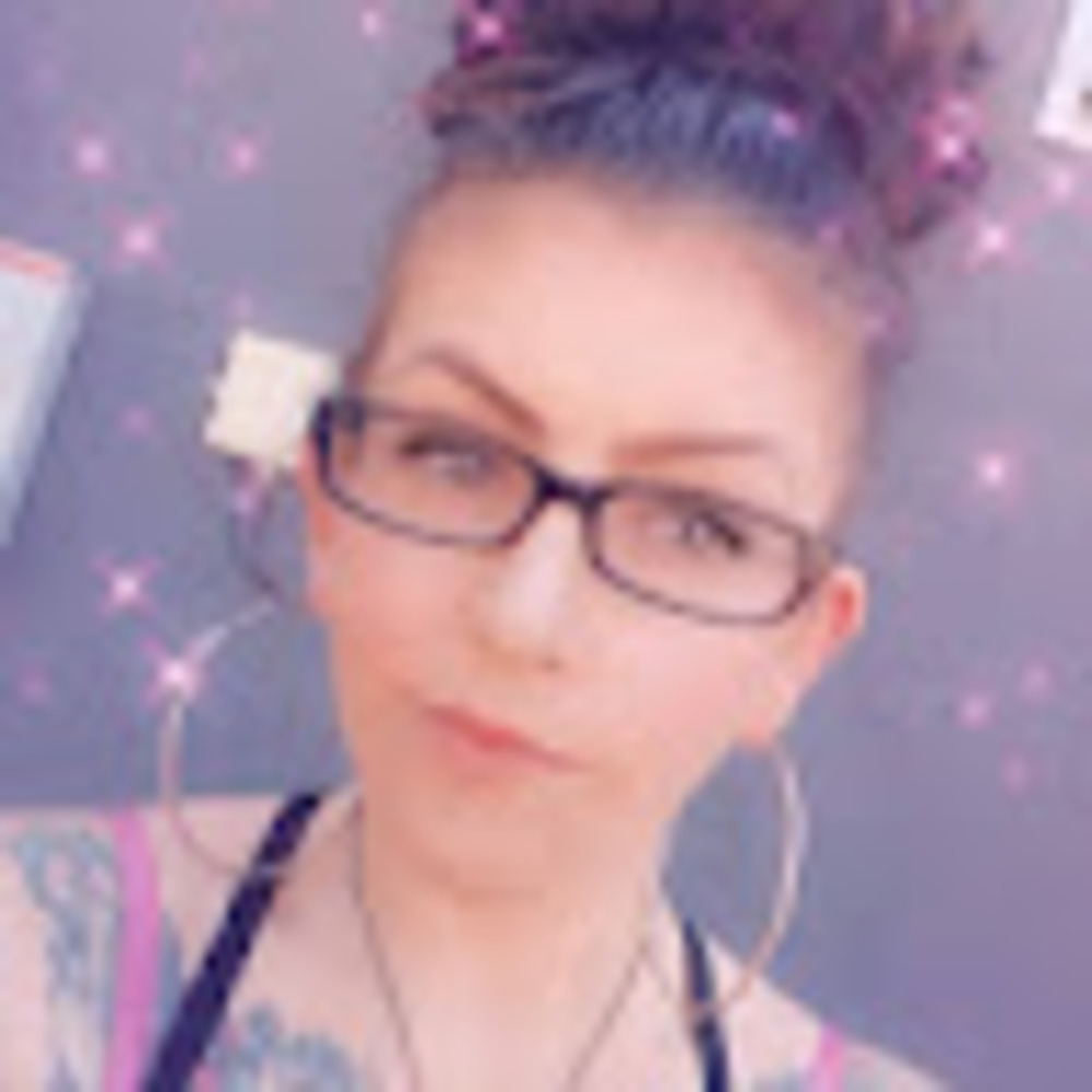 Meet your Posher, Dominique